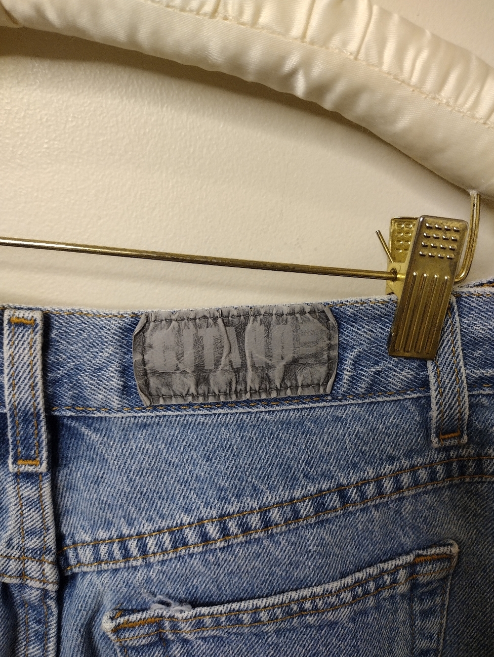 Vintage 1980-90's Gitano Classic 100% Cotton High Waisted, Light Wash Mom Shorts - Picture 2 of 4
